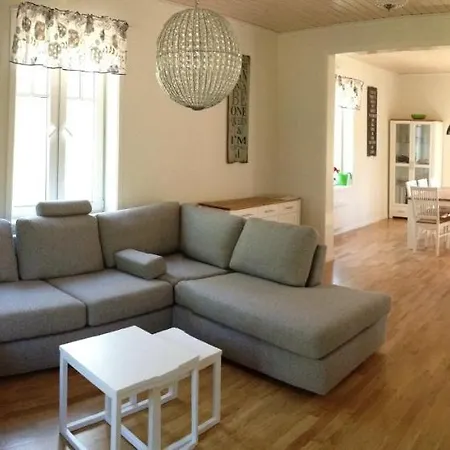 Вилла Finnoe Stugby *